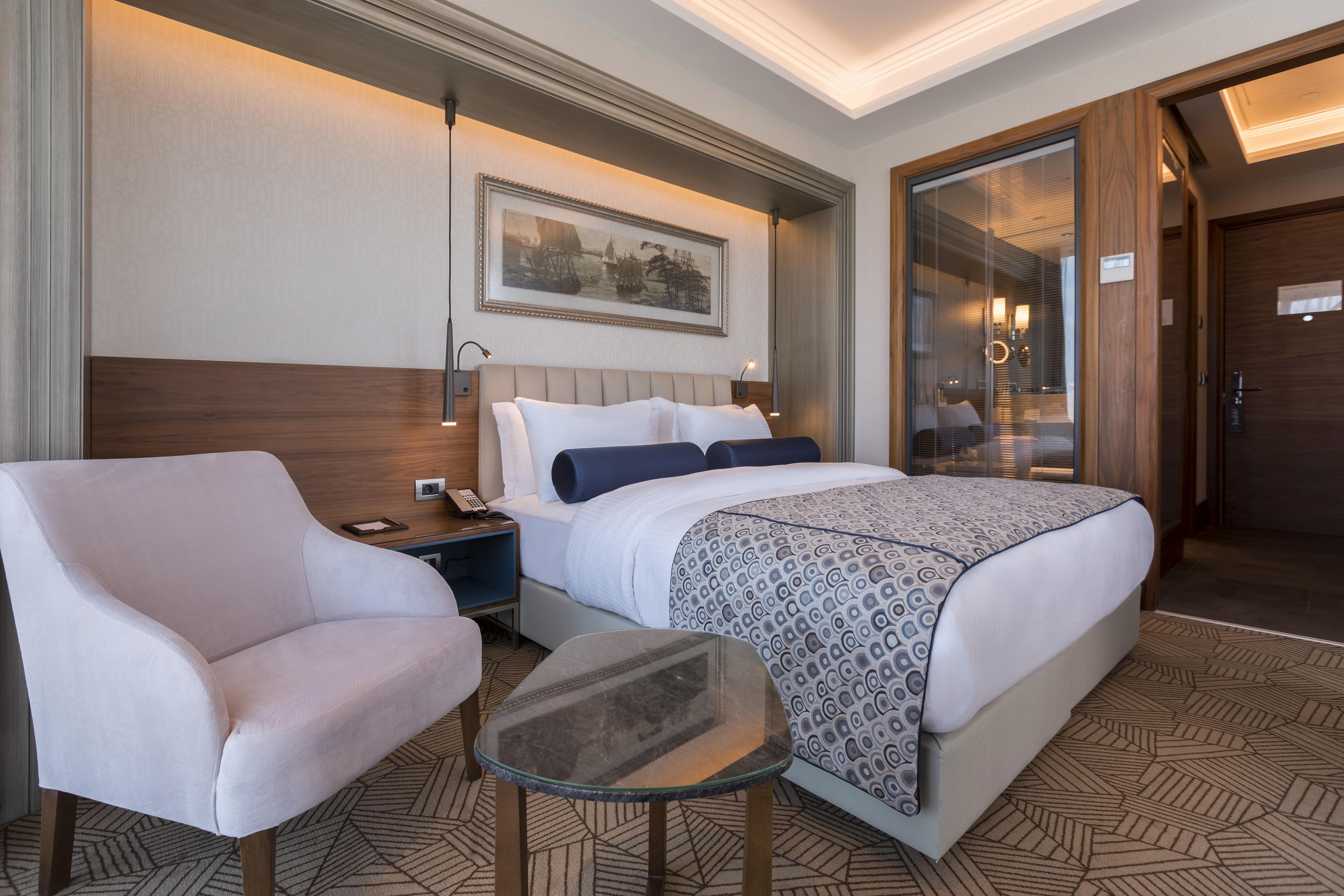 Golden Tulip Bayrampasa Otel 5*